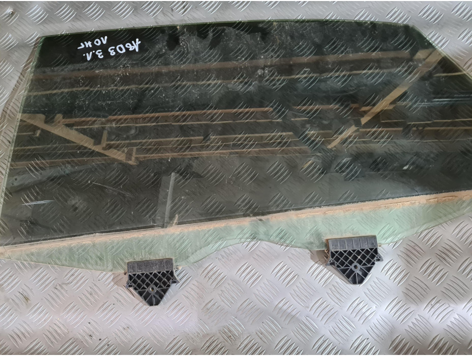 Задно ляво двойно стъкло за Audi A8 D3 4.2i LONG Задно ляво двойно стъкло за Audi A8 D3 4.2i LONG