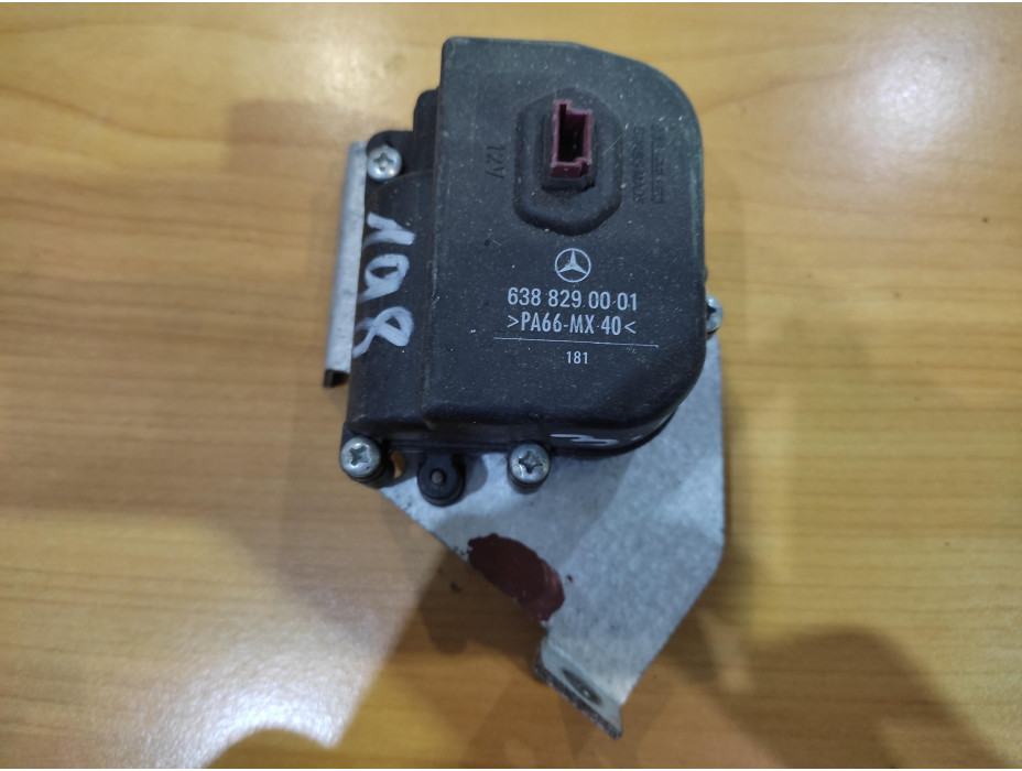 Задно ляво моторче за клапа за парно - 198 за Mercedes Vito W639