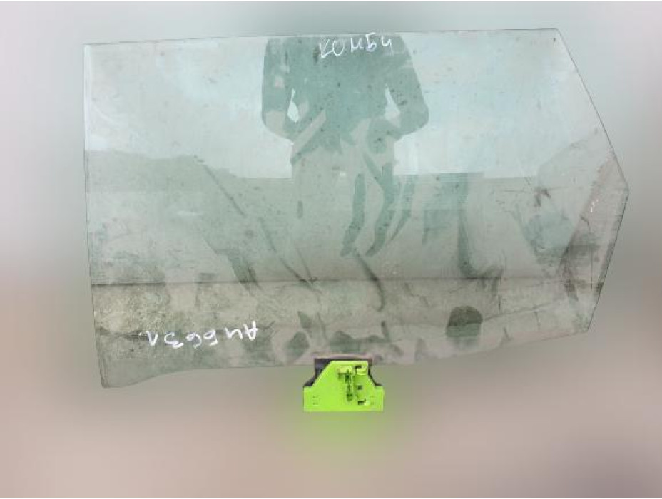 Задно ляво стъкло за Audi A6 C5 комби