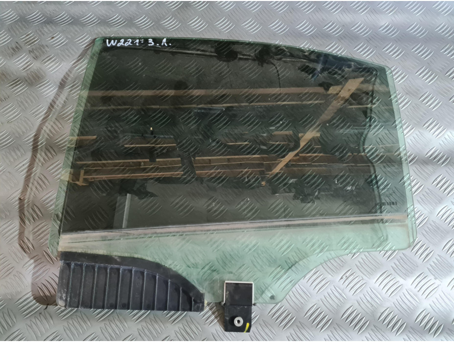 Задно ляво стъкло за Mercedes S320 CDI W221