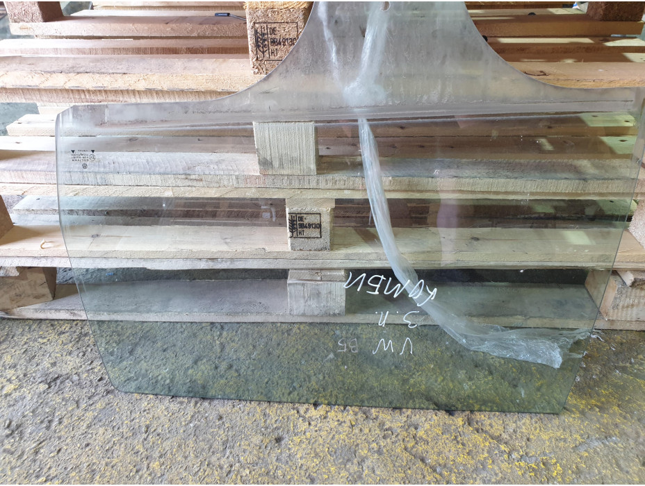 Задно ляво стъкло за VW Passat B5 1.8 T комби