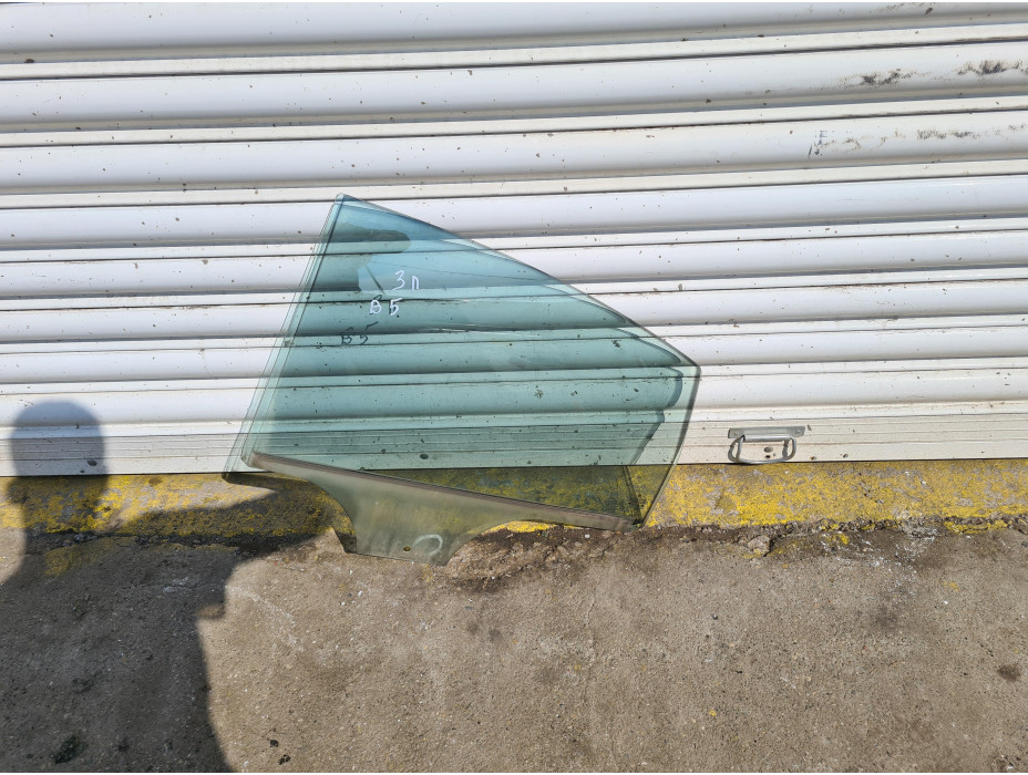 Задно ляво стъкло за VW Passat B5 2.5 TDI - Седан