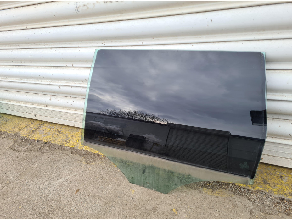 Задно ляво стъкло за VW Passat B6 2.0 TDI ВМР Задно ляво стъкло за VW Passat B6 2.0 TDI ВМР