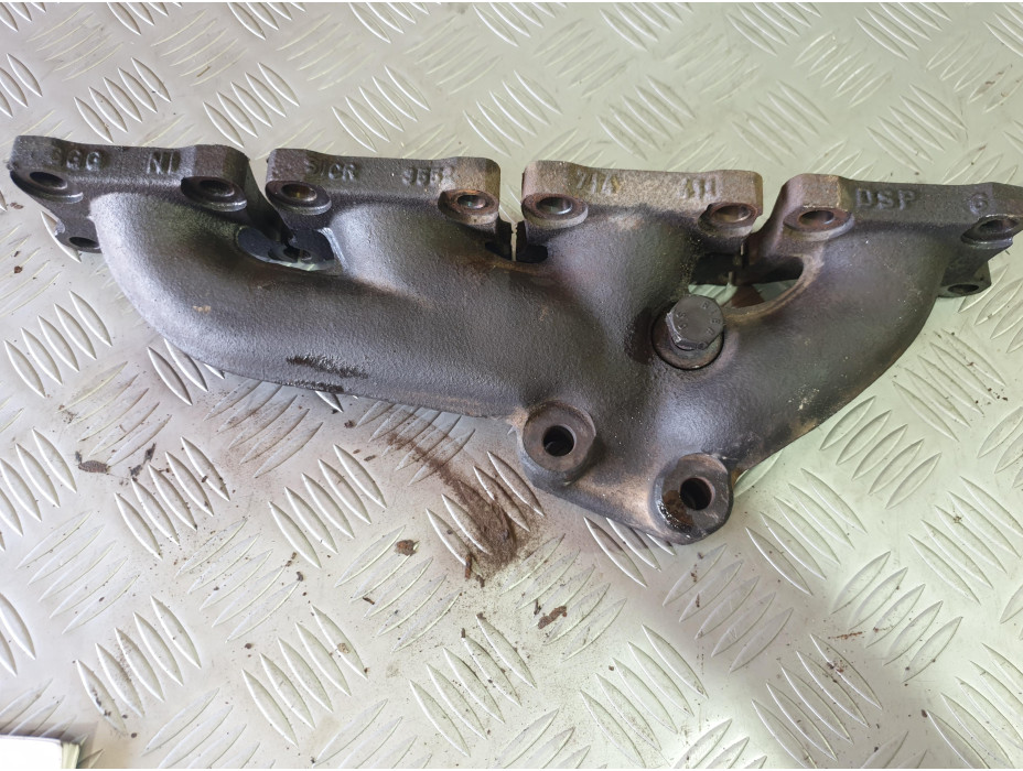 Изпускателен колектор за VW Passat B5 1.8 T комби