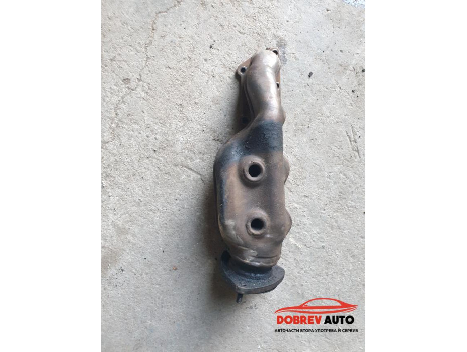 Изпускателен колектор (ляв) за Audi A8 D3 4.2 FSI Изпускателен колектор (ляв) за Audi A8 D3 4.2 FSI