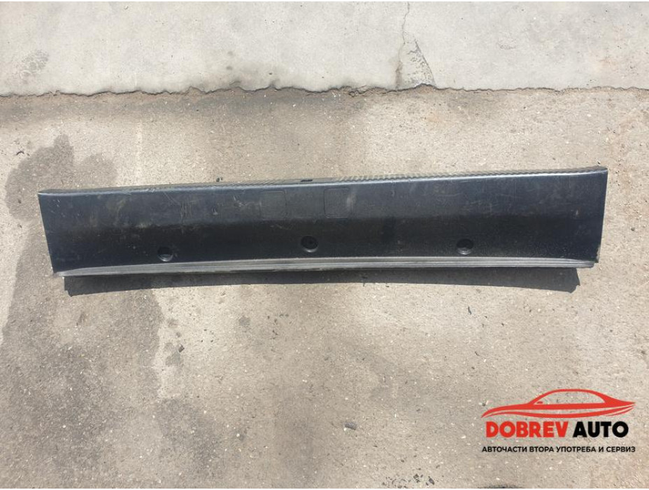 Интериорна лайсна - багажник за Audi A8 D3 4.2 FSI Long Интериорна лайсна - багажник за Audi A8 D3 4.2 FSI Long