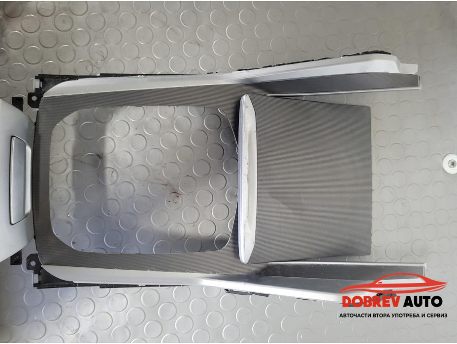 Интериорна лайсна (централна конзола) за BMW X5 G05 Интериорна лайсна (централна конзола) за BMW X5 G05