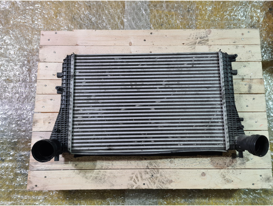 Интеркулер за Ауди А3 8п 2.0тди / Audi A3 8p 2.0TDI Интеркулер за Ауди А3 8п 2.0тди / Audi A3 8p 2.0TDI