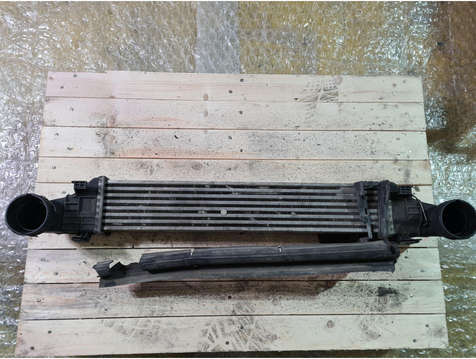 Интеркулер за Мерцедес Е270 W211 / Mercedes E270 W211 Интеркулер за Мерцедес Е270 W211 / Mercedes E270 W211