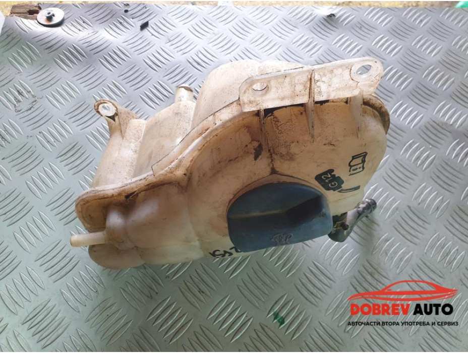 Казанче антифриз VW AG за Audi A8 D3 4.2 FSI Long Казанче антифриз VW AG за Audi A8 D3 4.2 FSI Long