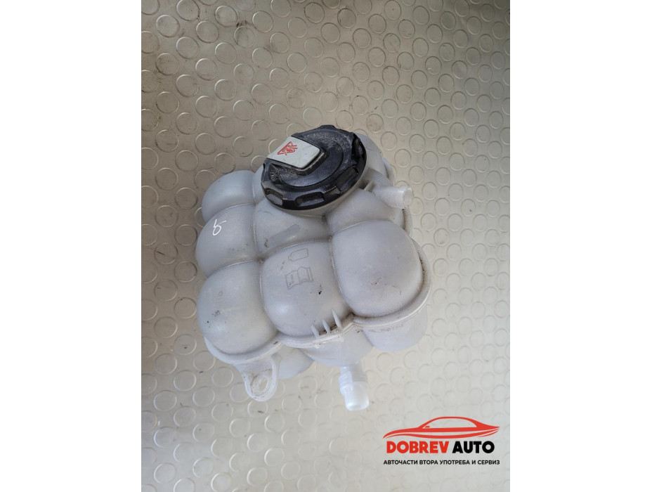 Казанче антифриз за Audi Q8 5.0 TDI Казанче антифриз за Audi Q8 5.0 TDI