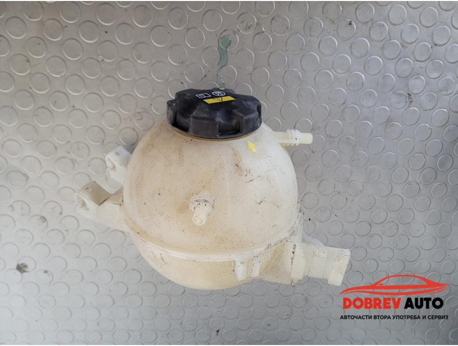 Казанче антифриз за BMW X4 G02 3.0d Казанче антифриз за BMW X4 G02 3.0d