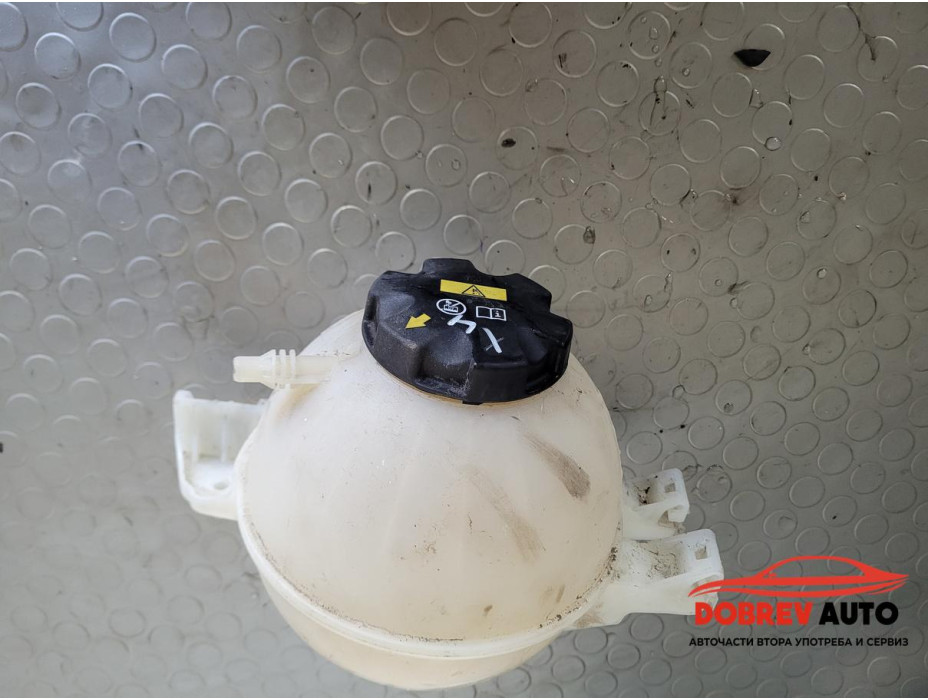 Казанче антифриз за BMW X4 G02 Казанче антифриз за BMW X4 G02