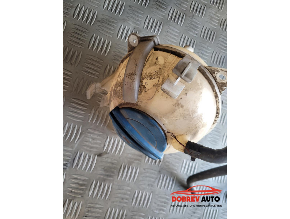 Казанче антифриз за VW Passat B6 2.0 TDI Казанче антифриз за VW Passat B6 2.0 TDI