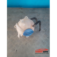 Казанче антифриз за VW Passat B7 1.6 TDI Казанче антифриз за VW Passat B7 1.6 TDI