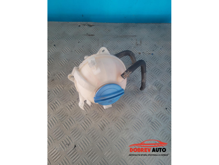 Казанче антифриз за VW Passat B7 1.6 TDI Казанче антифриз за VW Passat B7 1.6 TDI