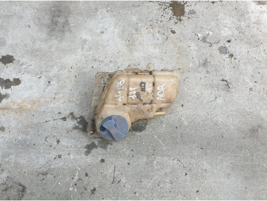 Казанче за антифриз за Audi A4 B5 Казанче за антифриз за Audi A4 B5