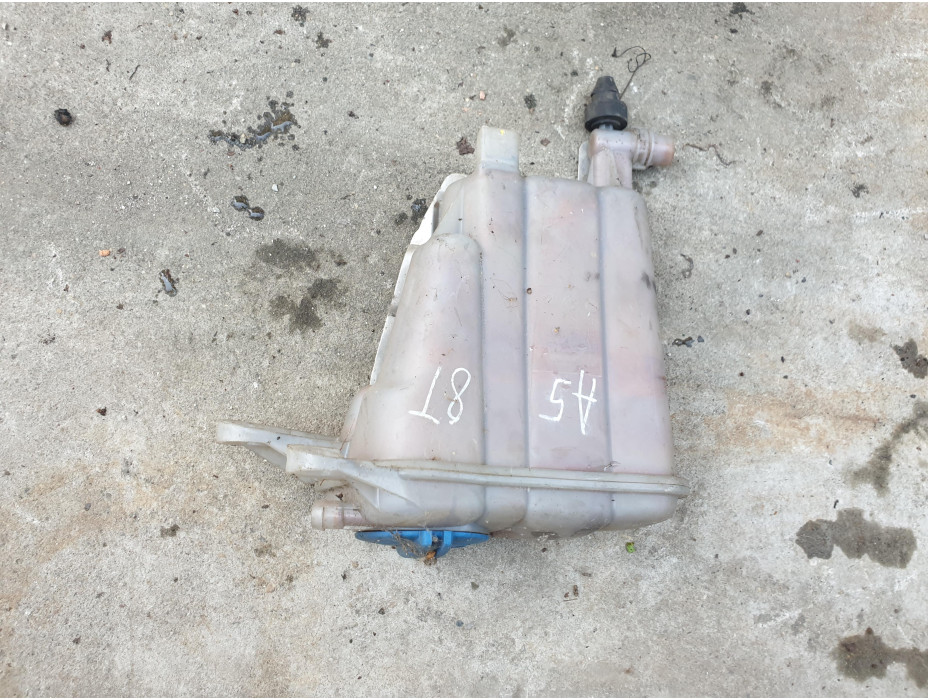 Казанче за антифриз за Audi A5 8T Казанче за антифриз за Audi A5 8T