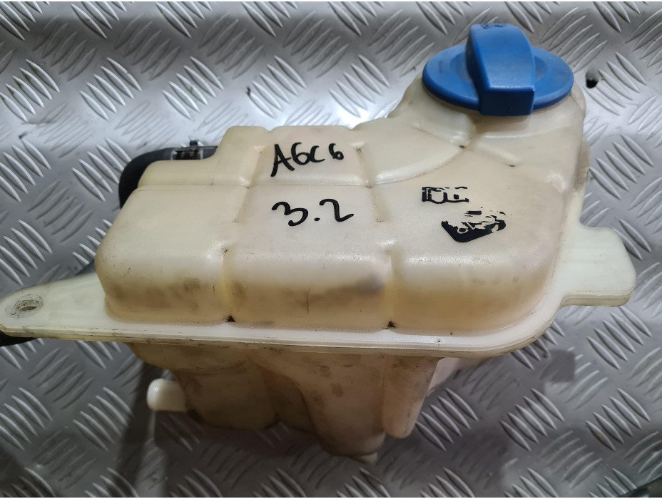 Казанче за антифриз за Audi A6 C6 3.2 FSI Quattro