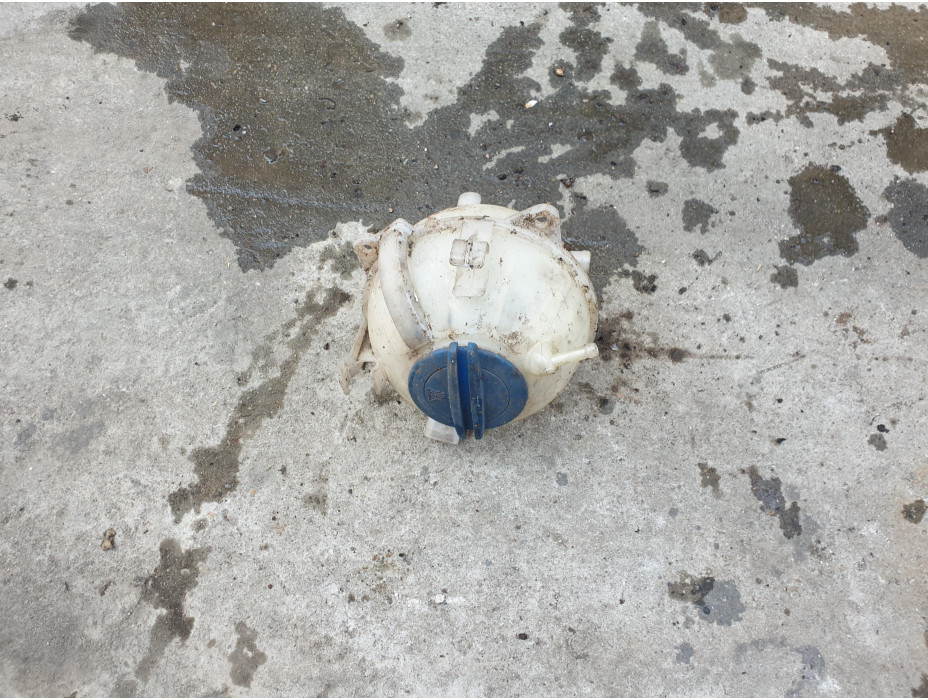 Казанче за антифриз за VW Golf 5 Казанче за антифриз за VW Golf 5