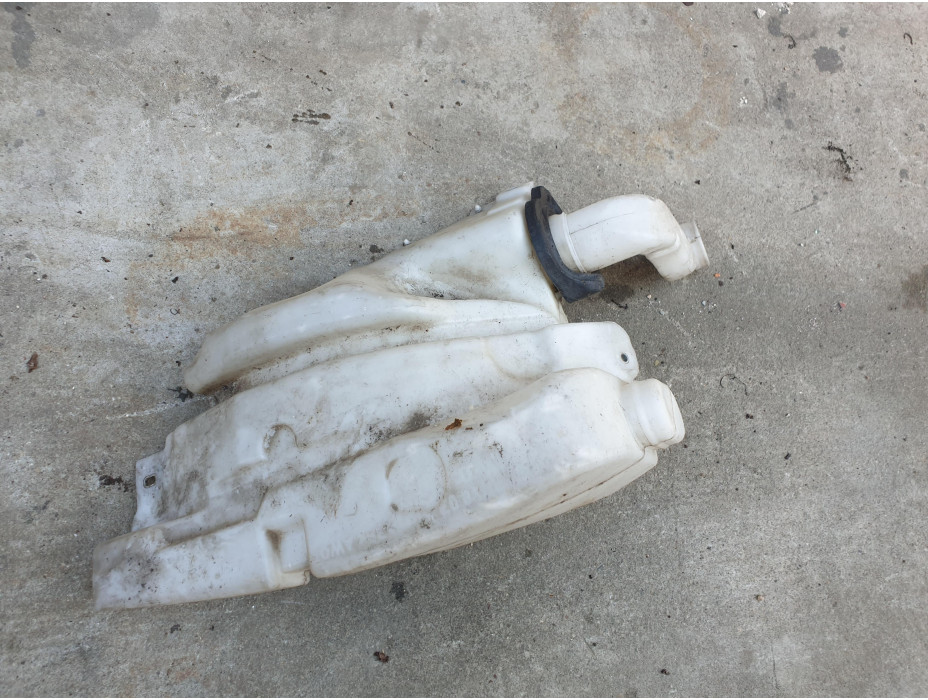 Казанче за течност за чистачки за Audi A8 D3 