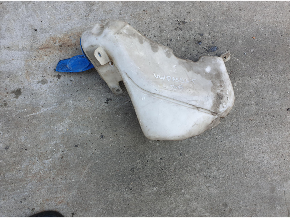 Казанче за течност за чистачки за VW Passat B5