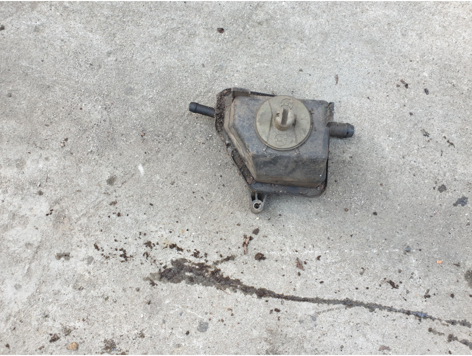 Казанче за хидравлична течност за Audi A3 8L