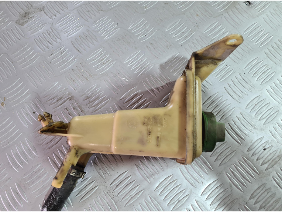 Казанче за хидравлична течност за Audi A6 C5 2.4 i Automat Sedan