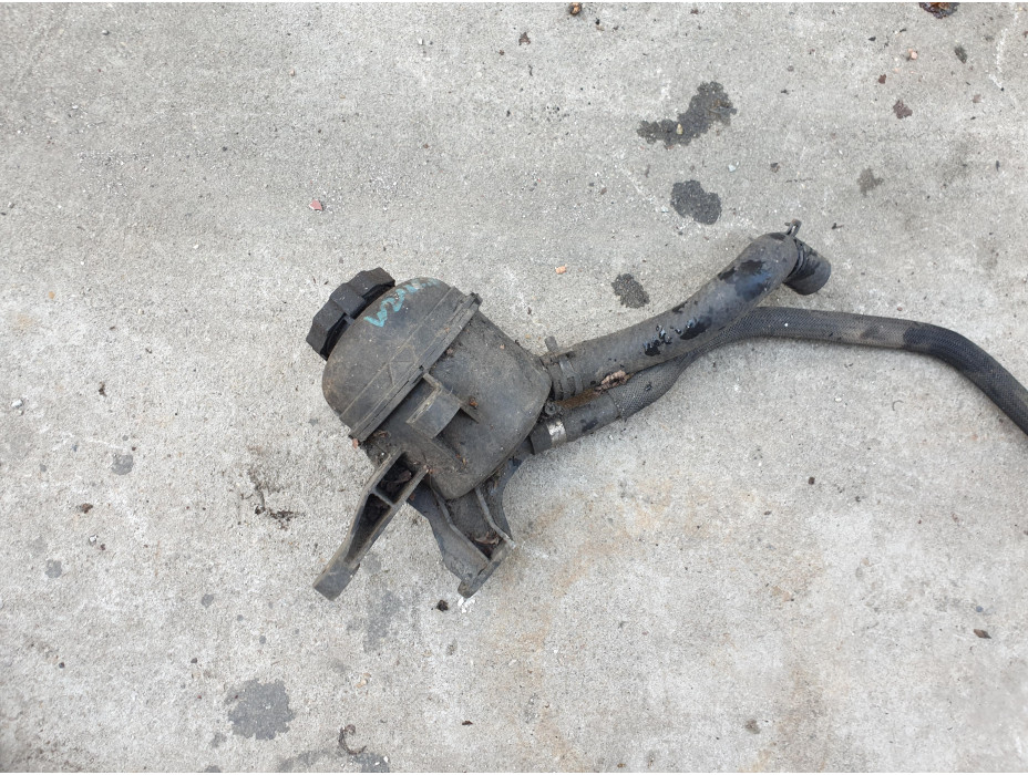 Казанче за хидравлична течност за Mercedes E 270 W 211 Казанче за хидравлична течност за Mercedes E 270 W 211