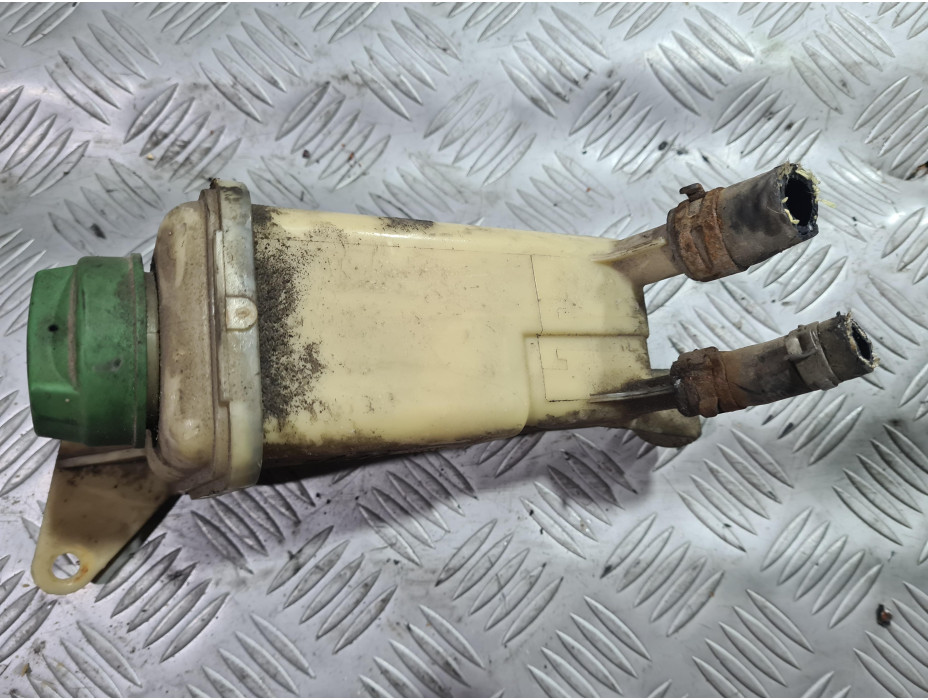 Казанче за хидравлична течност за VW Passat B5 2.5 TDI Казанче за хидравлична течност за VW Passat B5 2.5 TDI