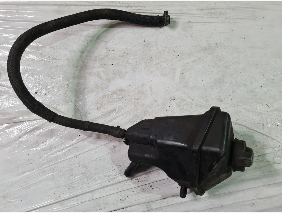 Казанче за хидравлична течност за Ауди А8 Д3 / Audi A8 D3 4.2 i 335к.с. Казанче за хидравлична течност за Ауди А8 Д3 / Audi A8 D3 4.2 i 335к.с.