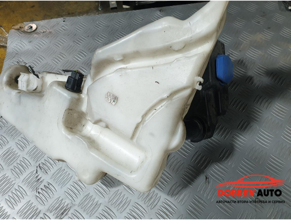 Казанче течност за чистачки за Audi A5 8T