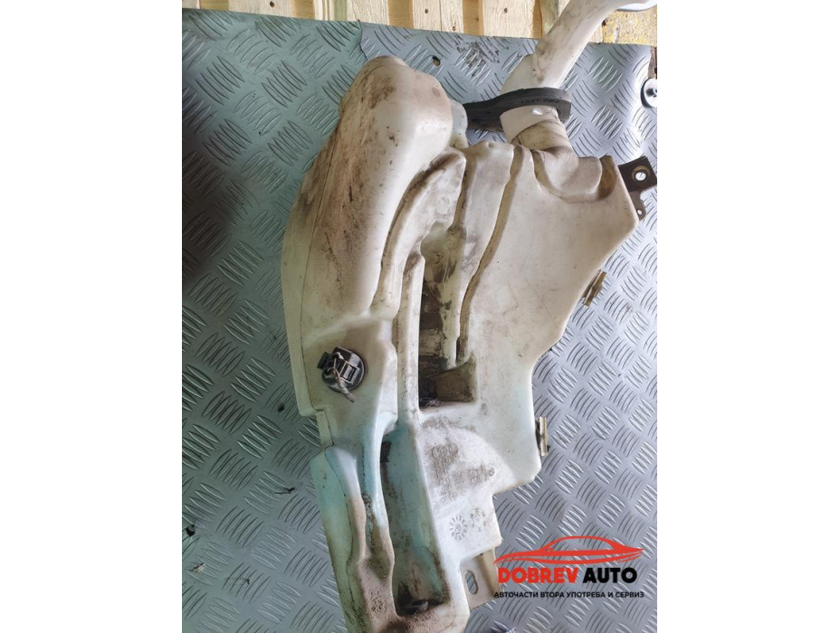 Казанче течност за чистачки за Audi A8 D3 4.2 FSI Long