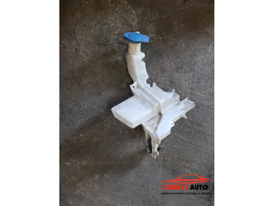 Казанче течност за чистачки за VW Passat B6 Казанче течност за чистачки за VW Passat B6