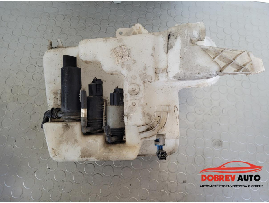 Казанче течност за чистачки (с помпички) за BMW E92 320d Казанче течност за чистачки (с помпички) за BMW E92 320d