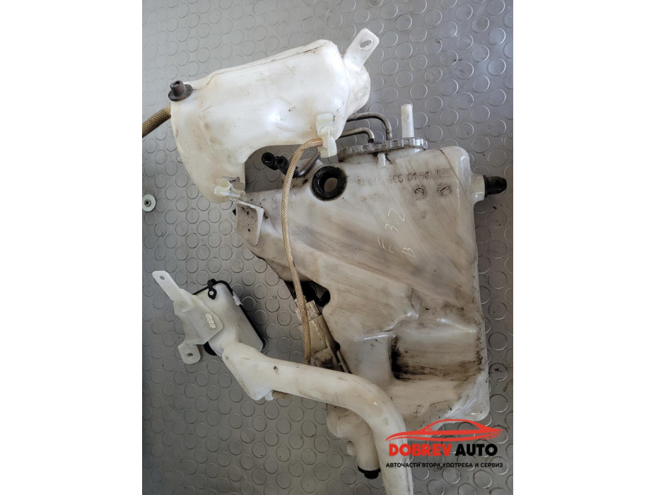 Казанче течност за чистачки (с помпички) за Mercedes E Class W211 320 Казанче течност за чистачки (с помпички) за Mercedes E Class W211 320