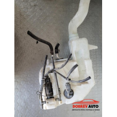 Казанче течност за чистачки (с помпички) за Mercedes GLE C292