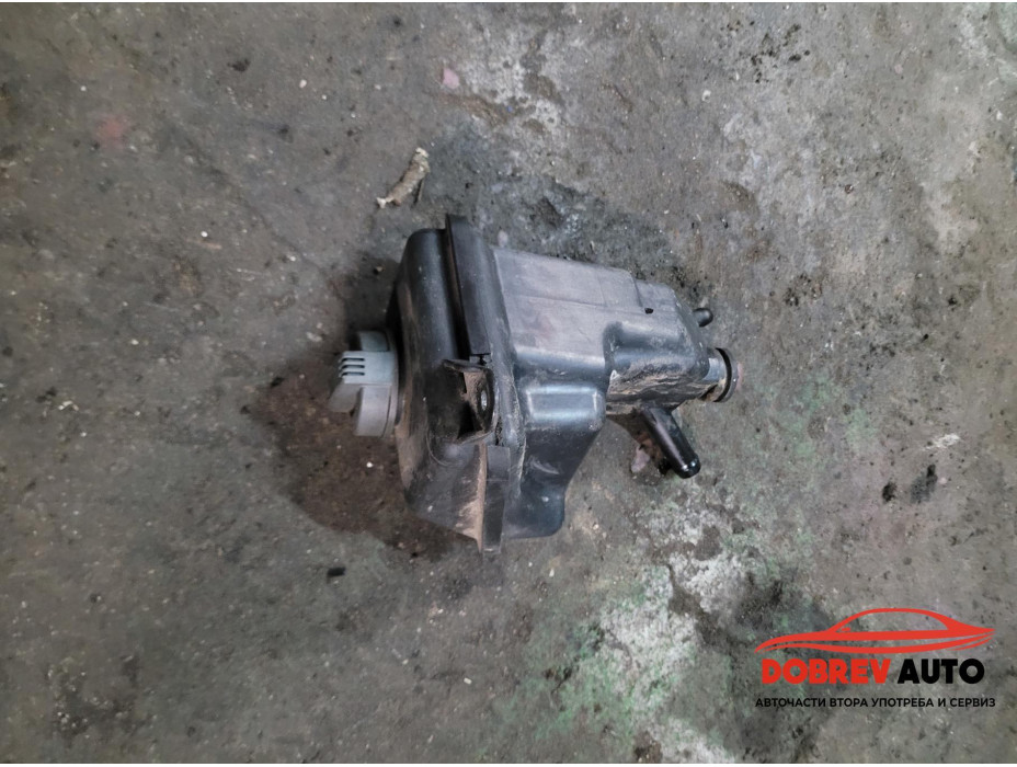 Казанче хидравлична течност за Audi A8 D3 4.2 FSI Казанче хидравлична течност за Audi A8 D3 4.2 FSI