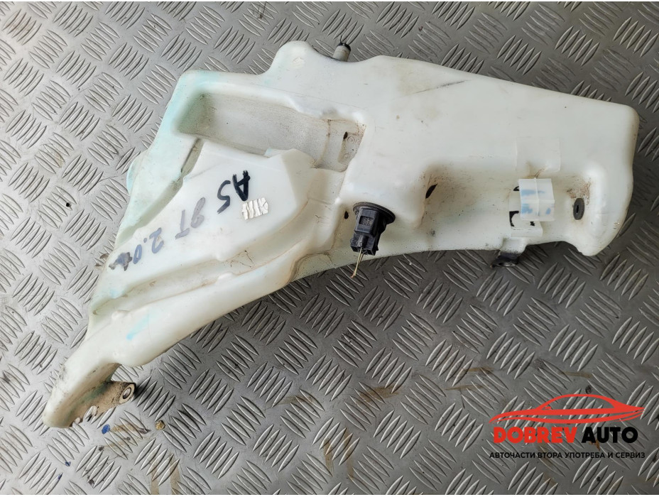 Казанче чистачки за Audi A5 8T Казанче чистачки за Audi A5 8T