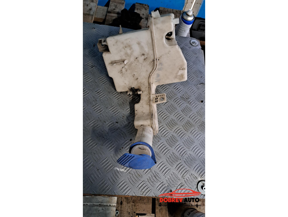 Казанче чистачки за VW Passat B7 1.6 TDI Казанче чистачки за VW Passat B7 1.6 TDI
