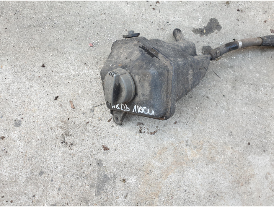 Казанчета за хидравлична течност за Audi A8 D3 Казанчета за хидравлична течност за Audi A8 D3