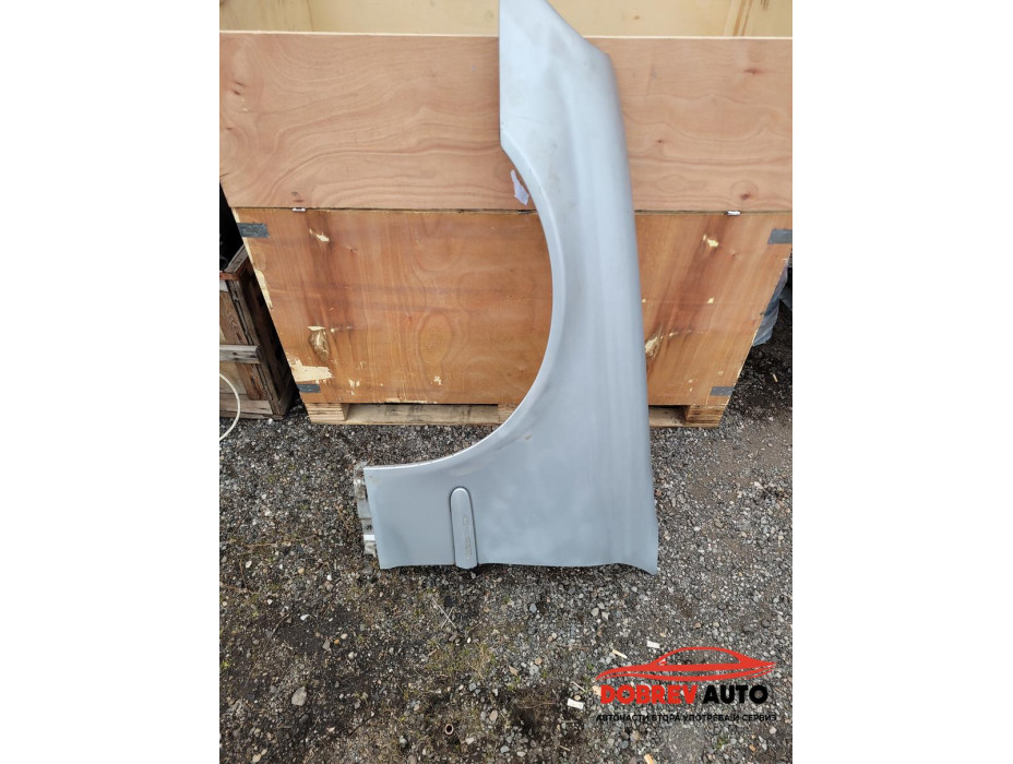 Калник ляв за Mercedes W203 сребрист