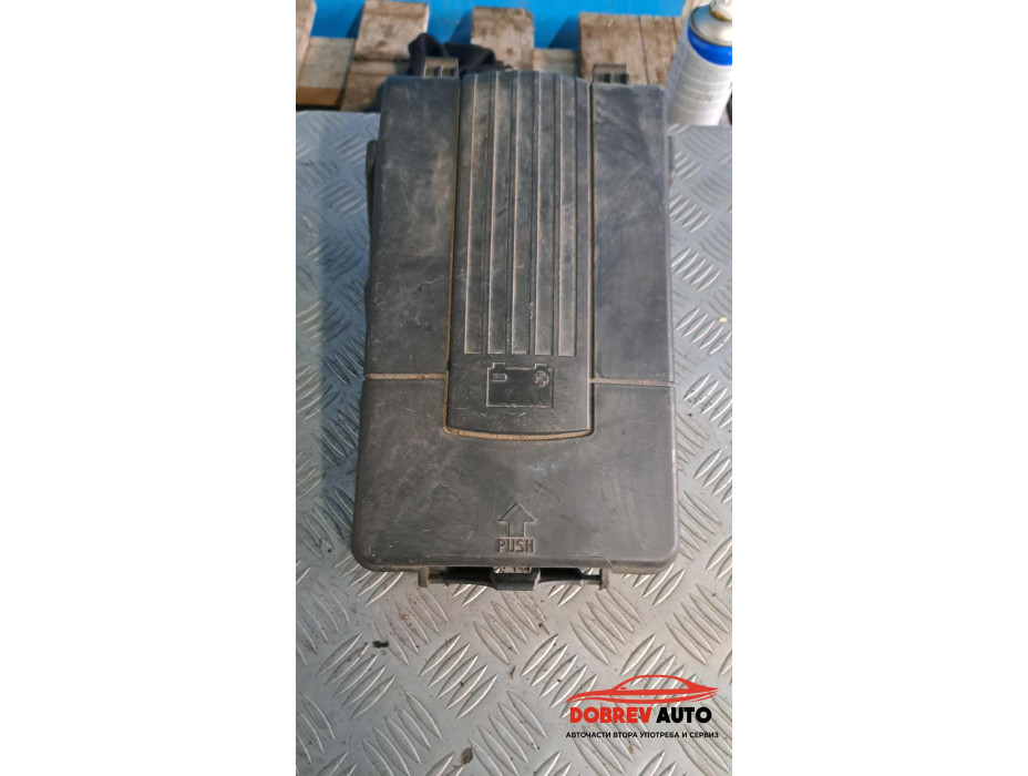 Капак акумулатор за VW Passat B7 1.6 TDI Капак акумулатор за VW Passat B7 1.6 TDI