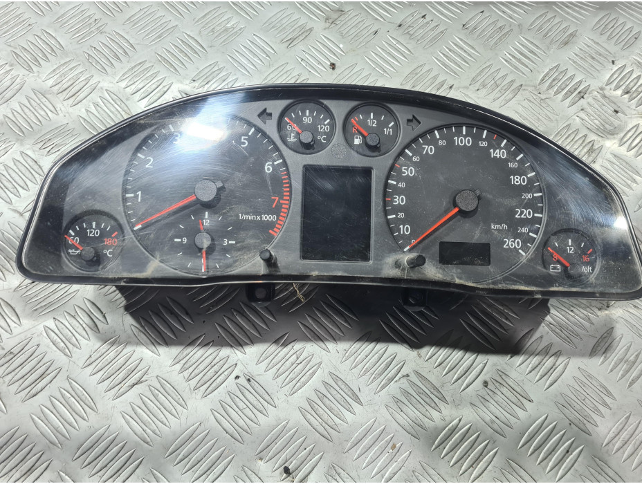 Километраж за Audi A6 C5 2.4 i Automat Sedan Километраж за Audi A6 C5 2.4 i Automat Sedan