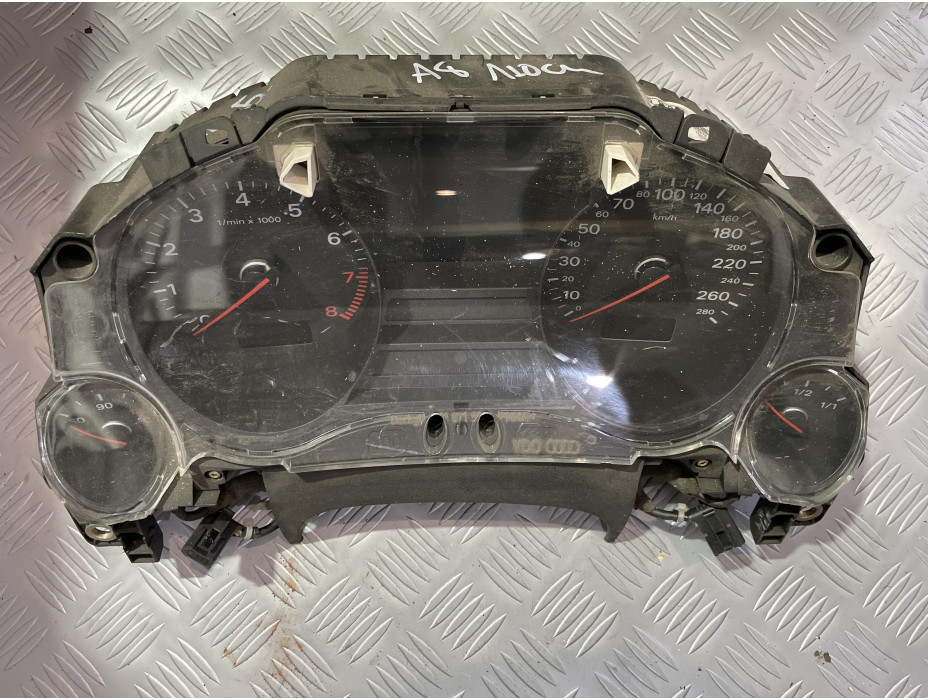 Километраж за Audi A8 D3 3.2FSI