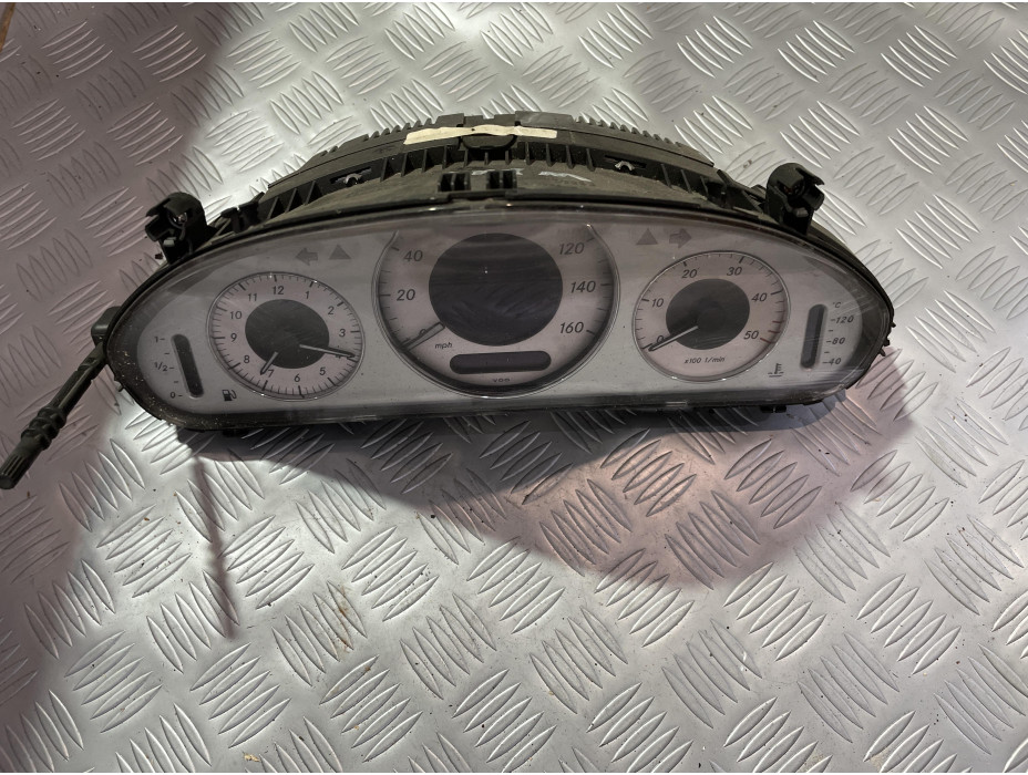 Километраж за Mercedes E270 W211 - Десен волан, авангард