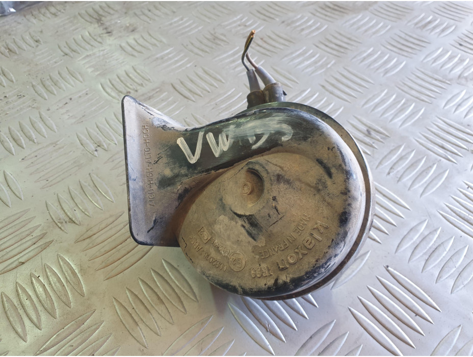 Клаксон за Фолксваген Пасат Б5.5 комби / VW Passat B5.5 2.5 TDI Клаксон за Фолксваген Пасат Б5.5 комби / VW Passat B5.5 2.5 TDI