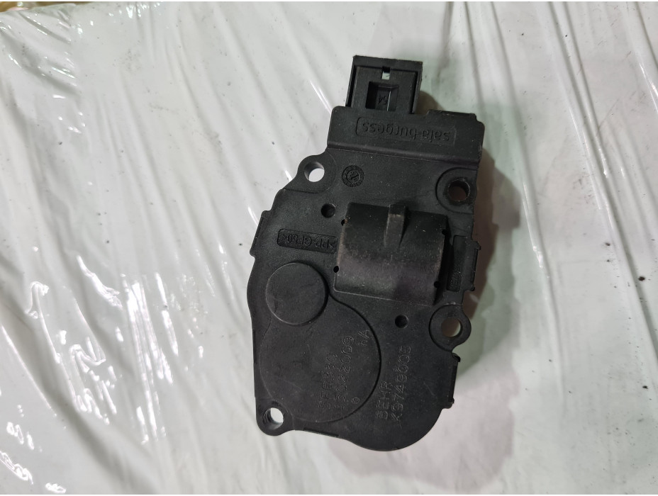 Клапа за парно за Ауди А4 Б8 / Audi A4 B8 2.0 TDI комби, номер 68 Клапа за парно за Ауди А4 Б8 / Audi A4 B8 2.0 TDI комби, номер 68