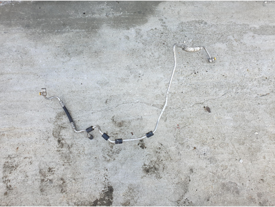 Климатичен маркуч -33 за VW Touran