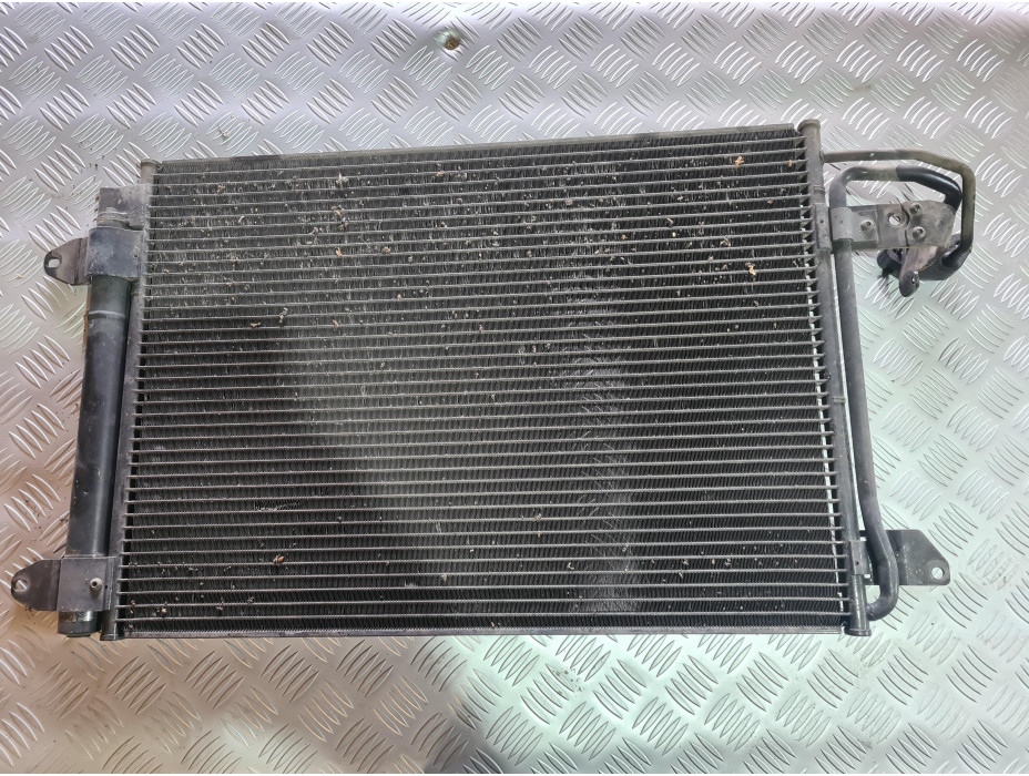 Климатичен радиатор за Audi A3 8P 2.0TDI Климатичен радиатор за Audi A3 8P 2.0TDI